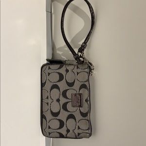 Coach wristlet perfect condition